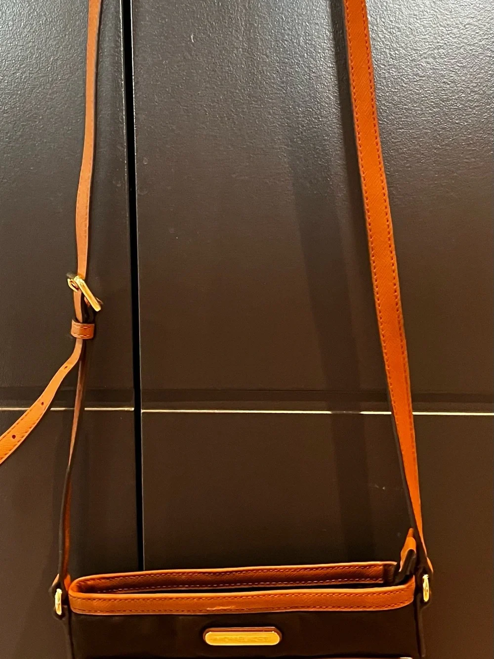 Michael Kors 6x9” brown crossbody bag-like new